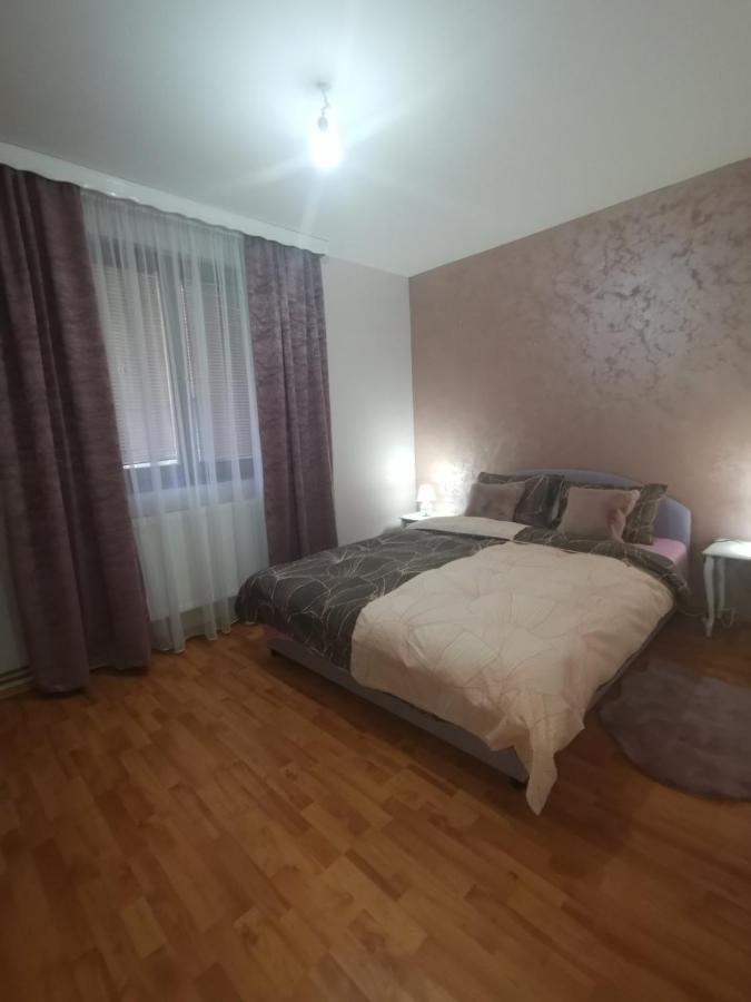 포차 Apartman Lara 2 아파트 외부 사진