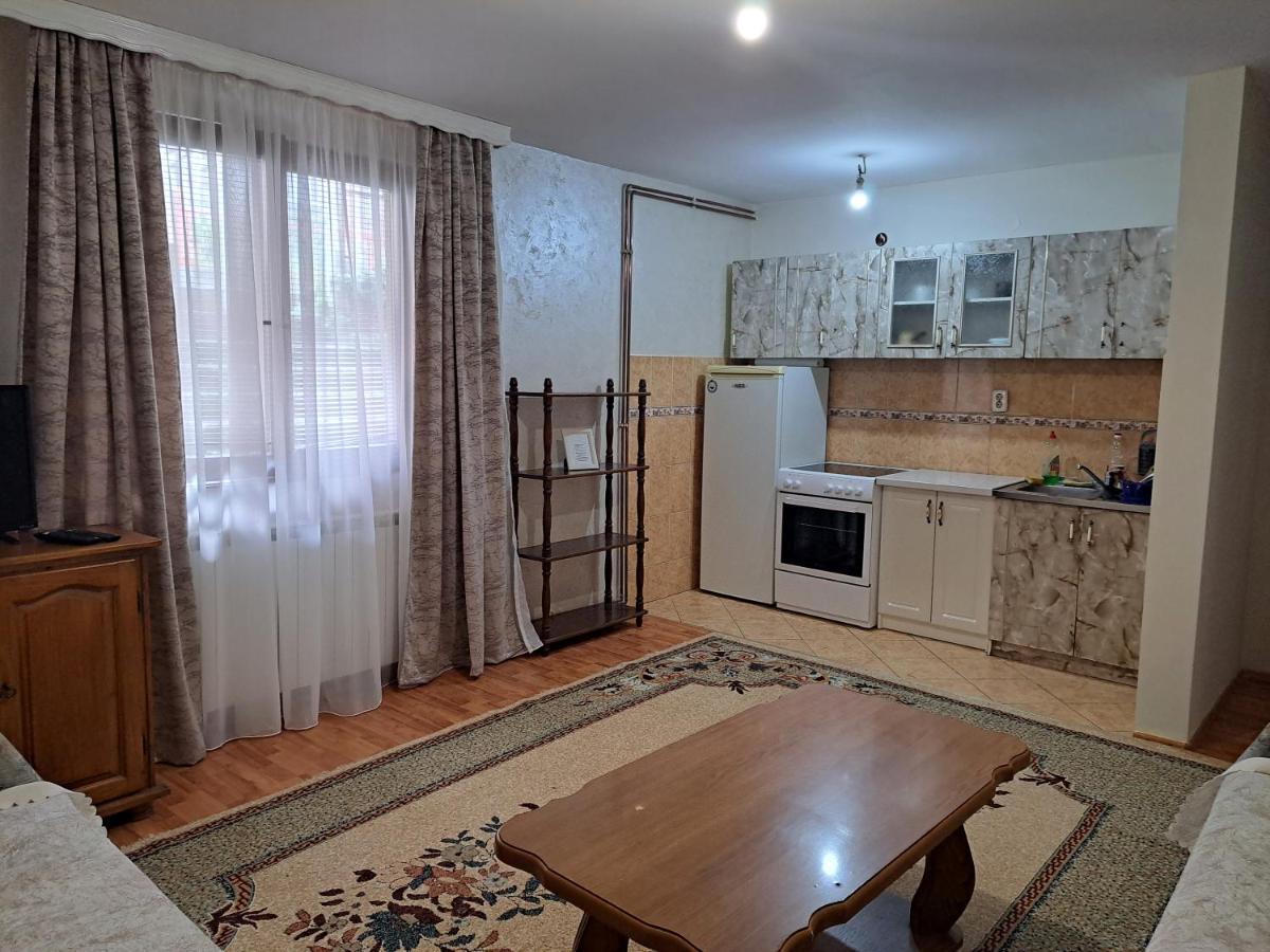 포차 Apartman Lara 2 아파트 외부 사진